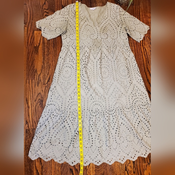 Vanessa Zani 100% Cotton Eyelet Slight Ruffle Hem Lined Shift Mini Dress Sz L - Picture 4 of 6